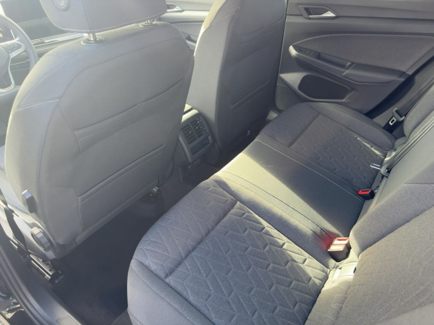 VW Golf VIII eTSI 110 kW