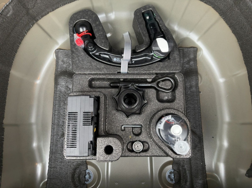 VW T-Cross Life DSG, AHK, Kamera, SHZ