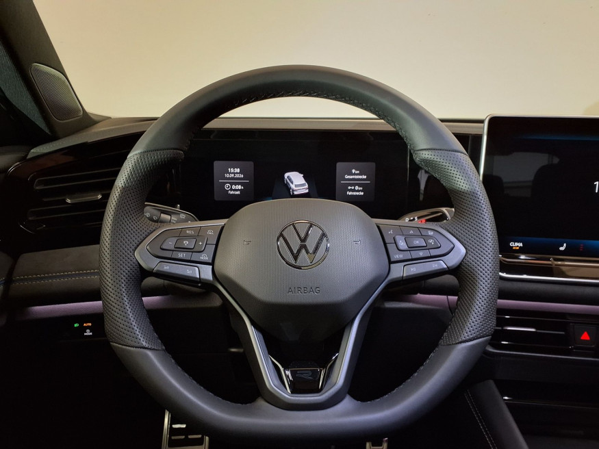 VW Tiguan R-Line