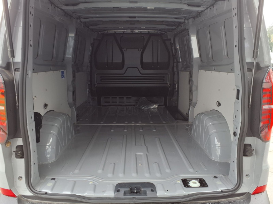 VW T7 Transporter LR
