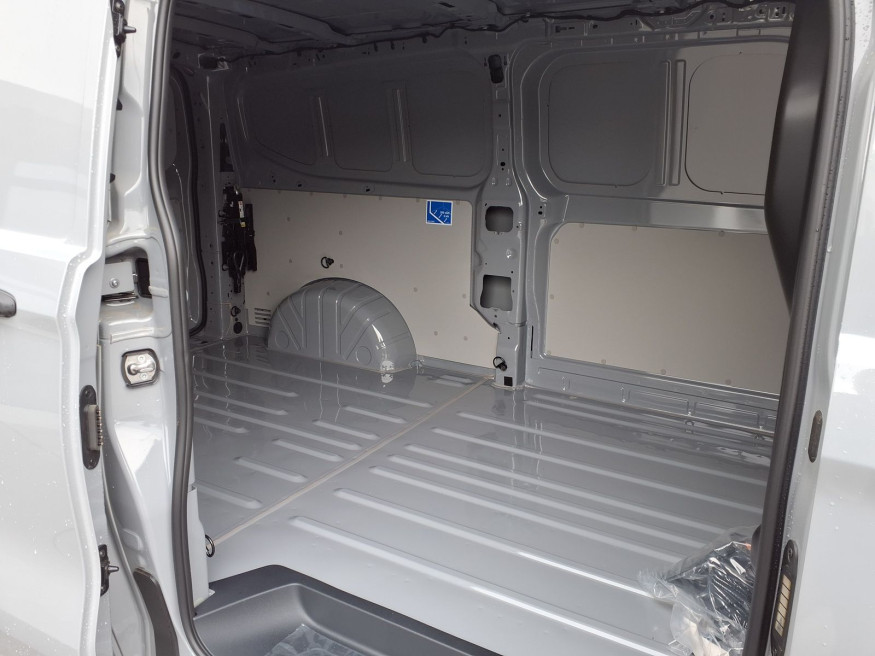 VW T7 Transporter LR