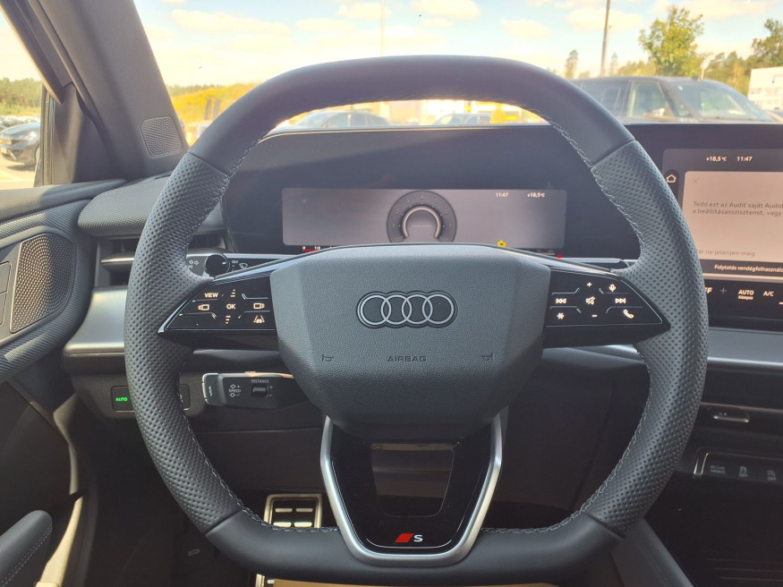 AUDI Q3 S Line