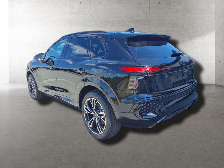 AUDI Q3 S Line