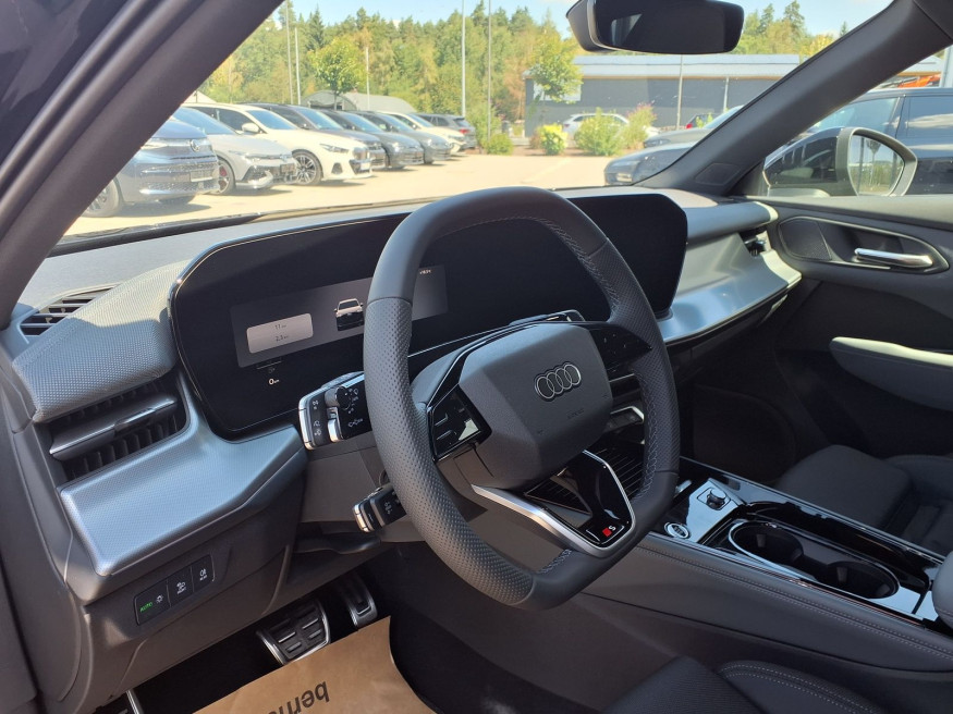 AUDI Q3 S Line