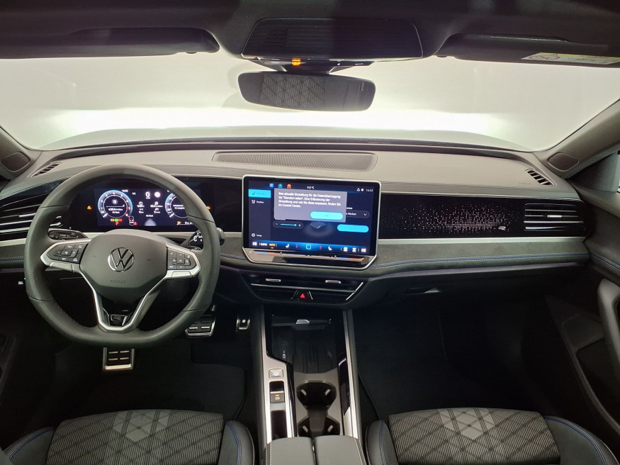 VW Passat Variant R-Line