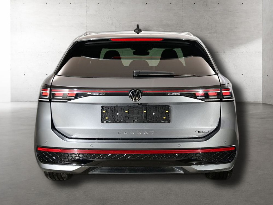VW Passat Variant R-Line