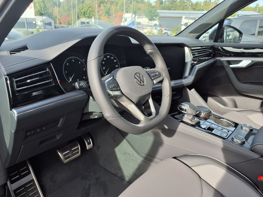 VW Touareg R-Line FINAL EDITION