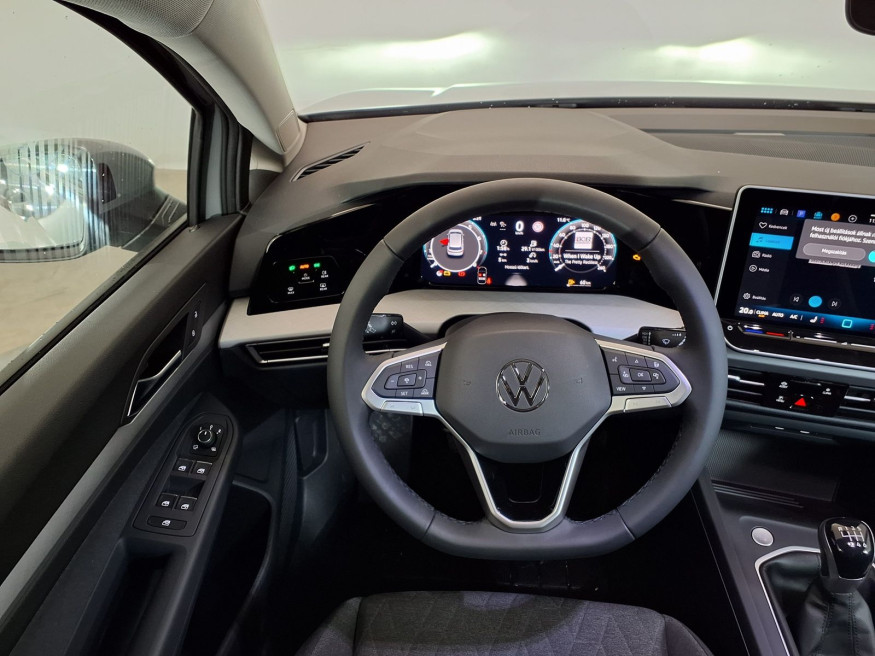 VW Golf Life Plus